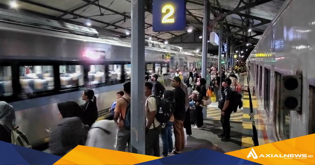 Puncak Kedatangan Libur Nataru di Daop 7 Madiun Capai 13.015 Penumpang, KAI Imbau Pelanggan Patuhi Aturan Bagasi demi Keselamatan dan Kenyamanan Bersama