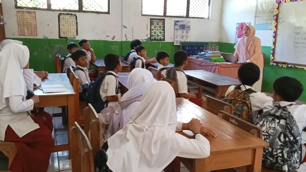 Ahli Gizi SPPG Sindanglaya 2 Sosialisasikan Gizi Seimbang dan Uji Menu MBG kepada Ratusan Siswa