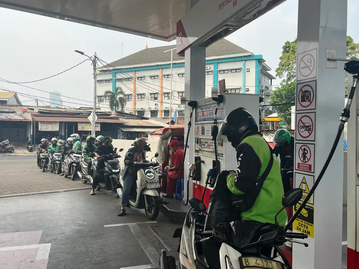 Keluhan Driver Ojol Usai Harga Pertamax Naik: Penghasilan Tetap, Pengeluaran Bertambah
